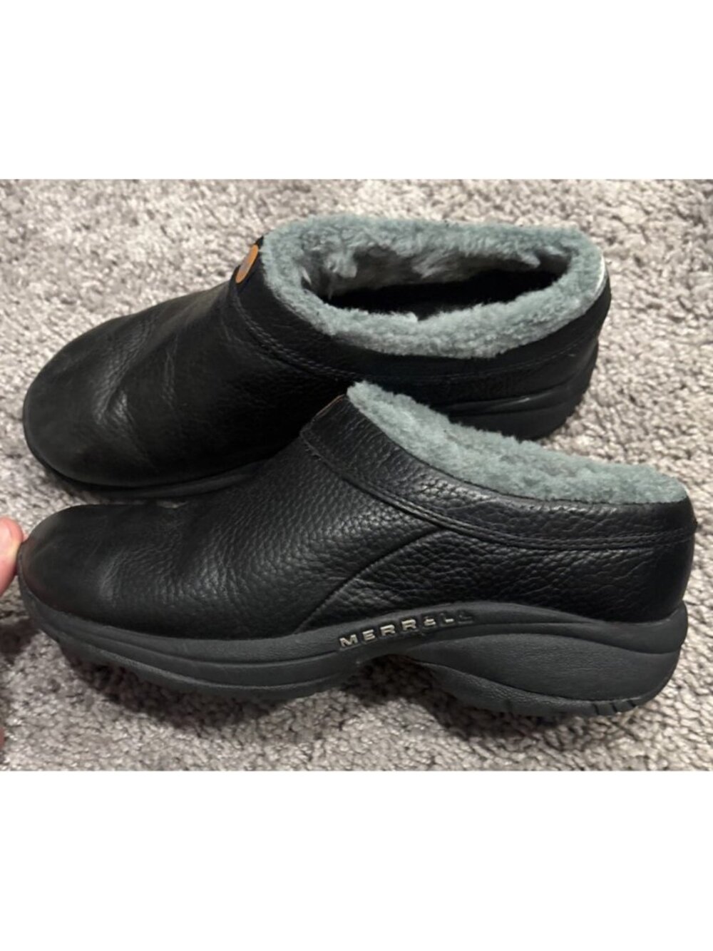 Merrell Women’s Size 6 Black Leather Furry Slip On Comfortable, Classic